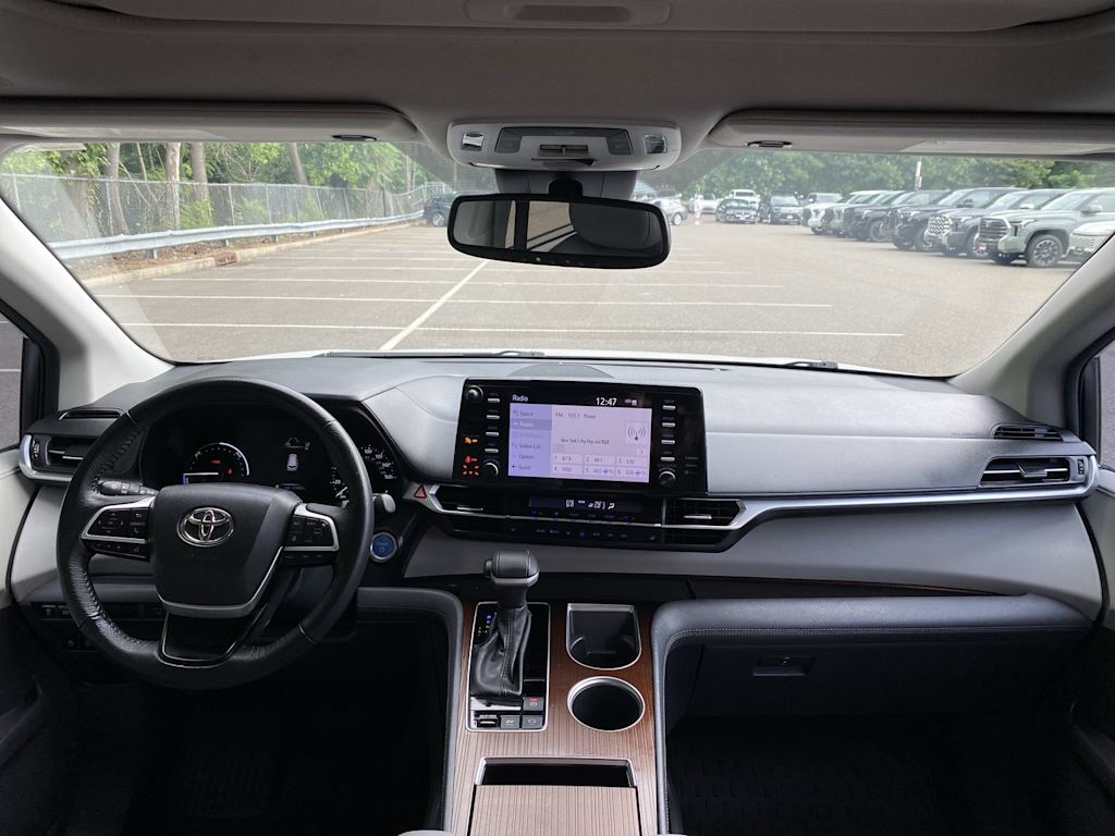 Thumbnail: 2023 Toyota Sienna - 2