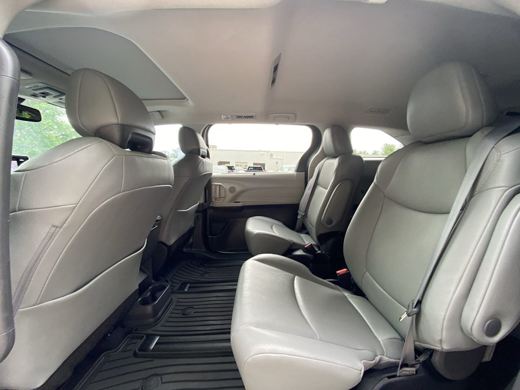 Thumbnail: 2023 Toyota Sienna - 12