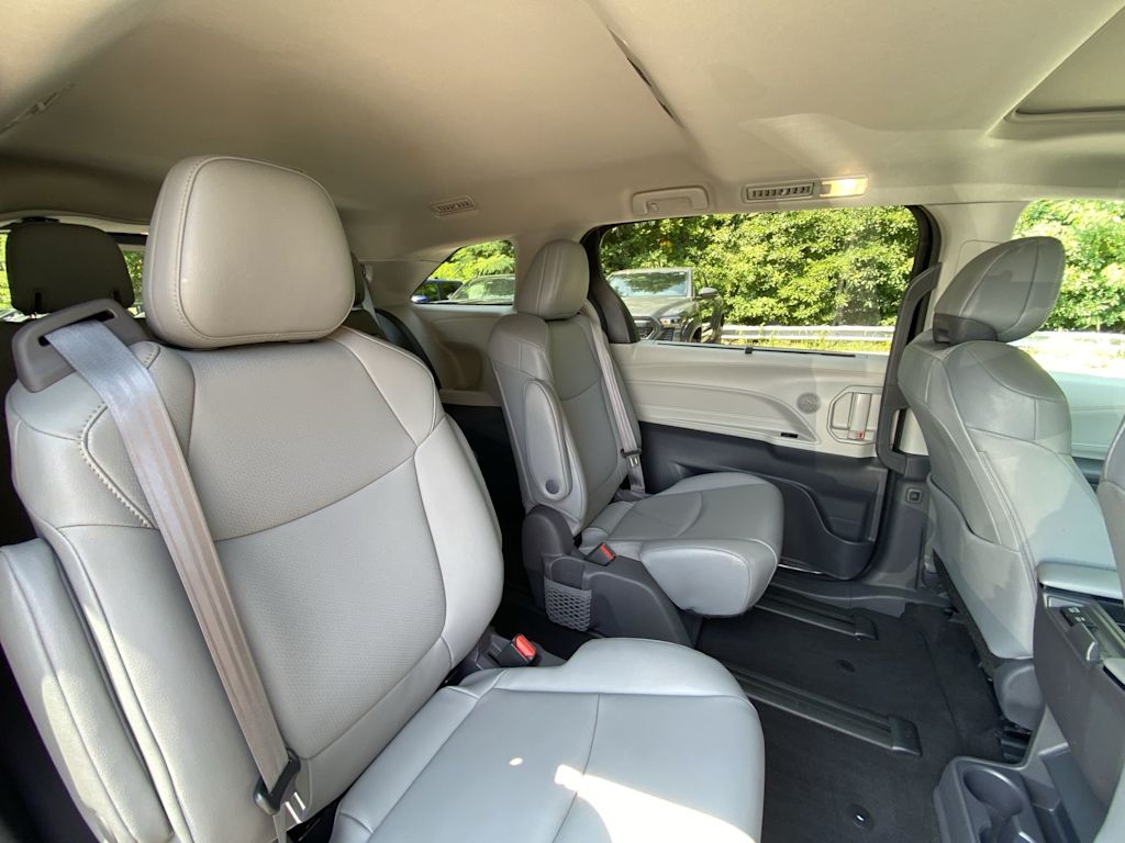 Thumbnail: 2021 Toyota Sienna - 27