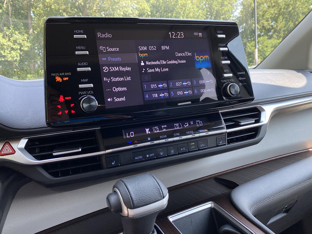 Thumbnail: 2021 Toyota Sienna - 13