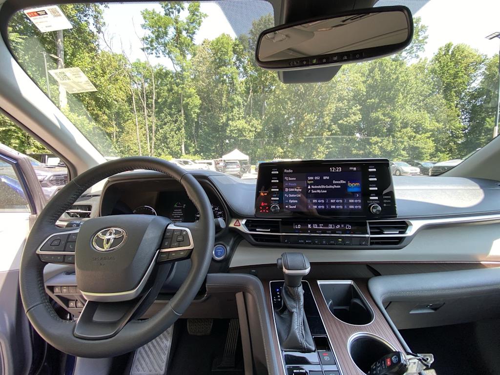 Thumbnail: 2021 Toyota Sienna - 2