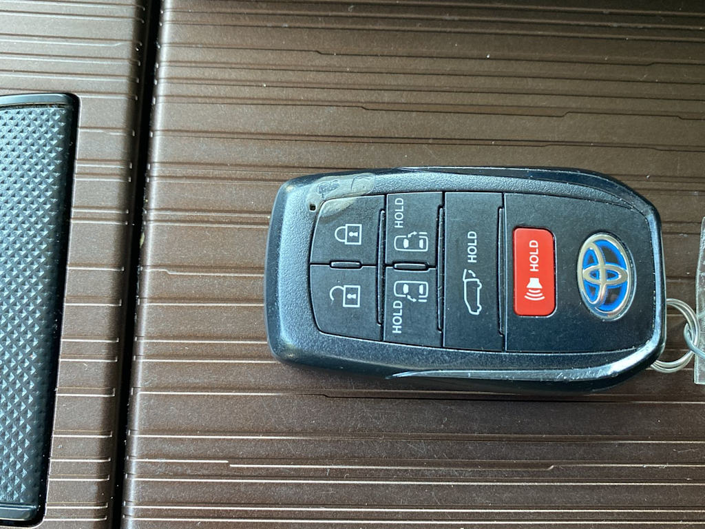 Thumbnail: 2021 Toyota Sienna - 31