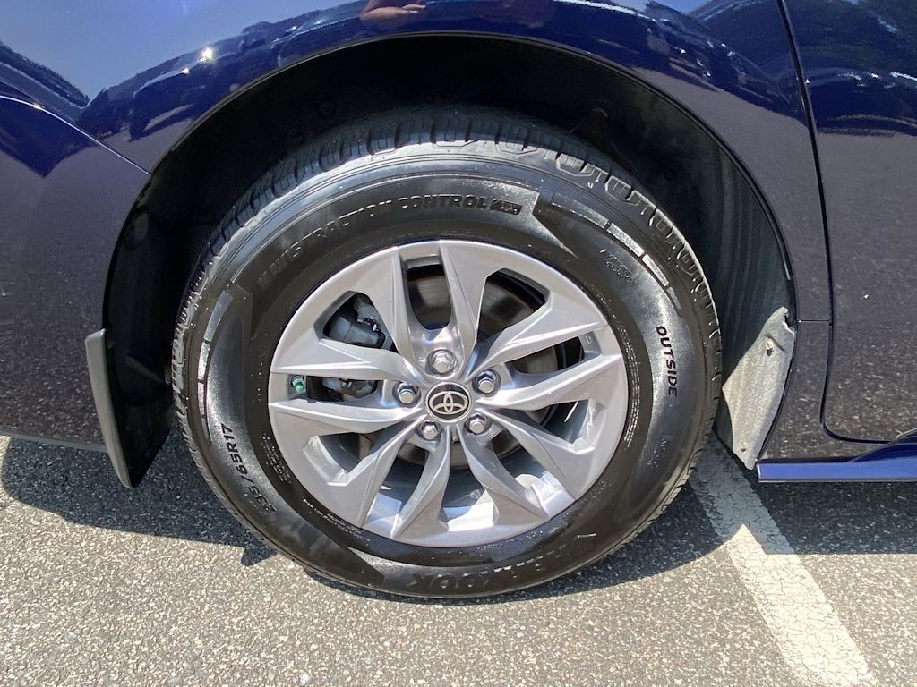Thumbnail: 2021 Toyota Sienna - 22