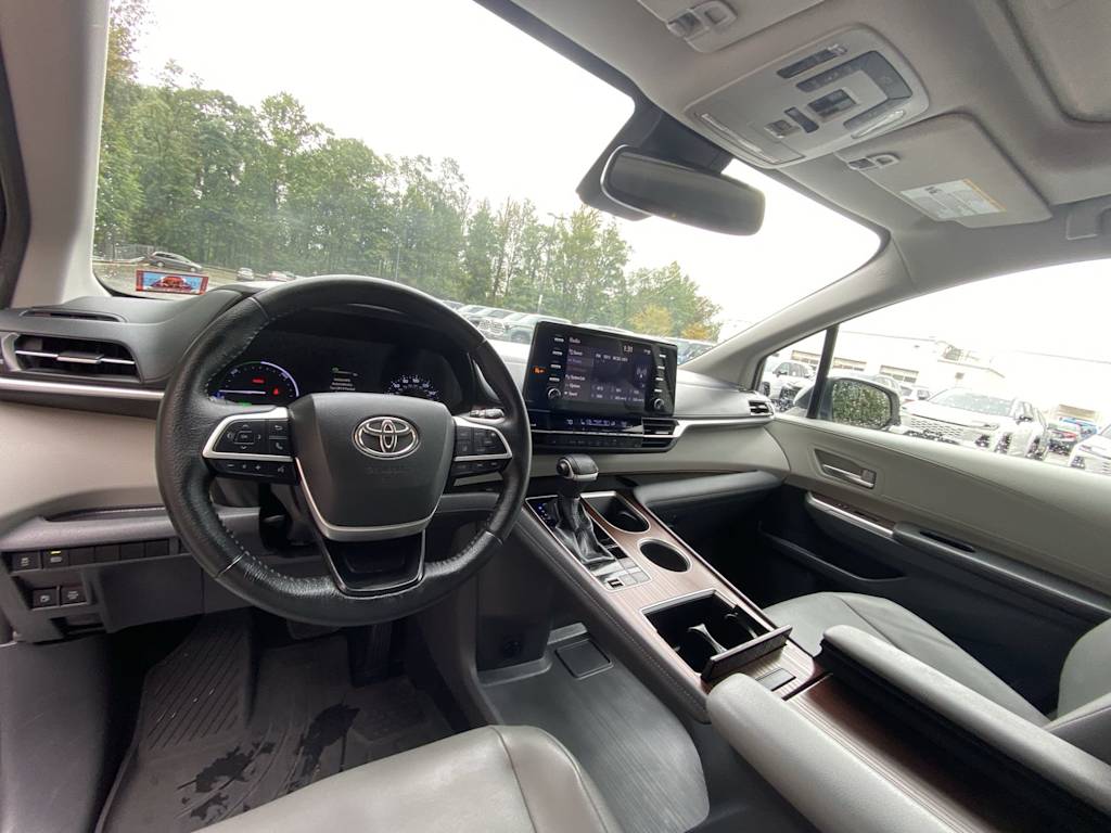 Thumbnail: 2021 Toyota Sienna - 9