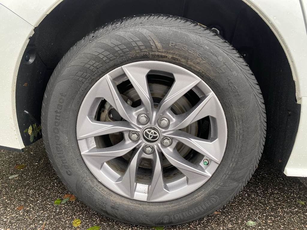 Thumbnail: 2021 Toyota Sienna - 28