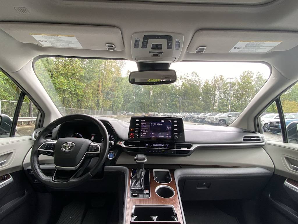Thumbnail: 2021 Toyota Sienna - 2
