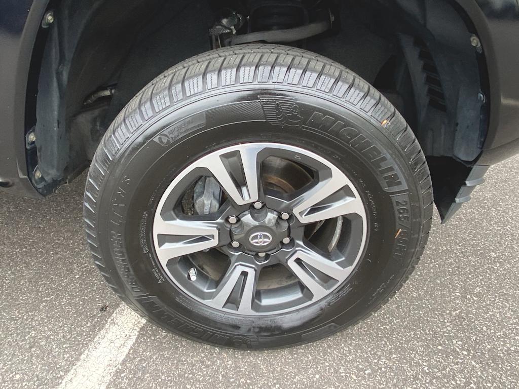 2019 Toyota Tacoma TRD Sport 23