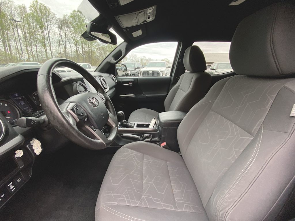 2019 Toyota Tacoma TRD Sport 8