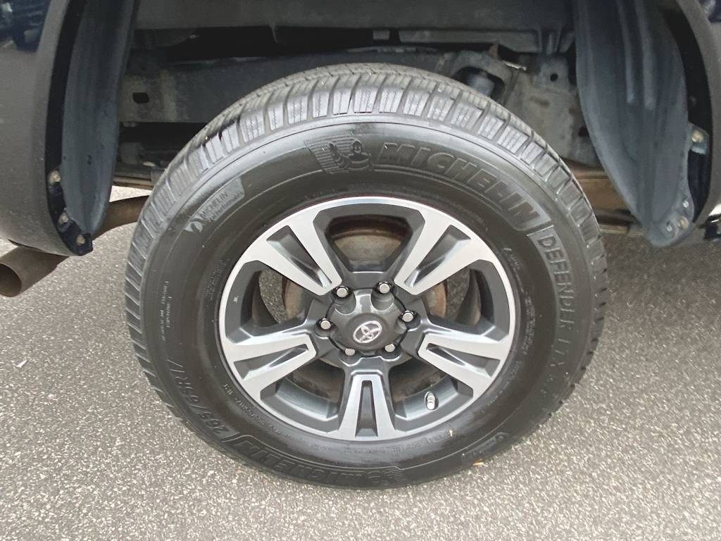 2019 Toyota Tacoma TRD Sport 22