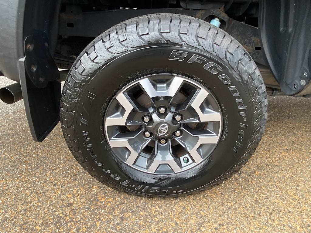 Thumbnail: 2016 Toyota Tacoma - 21