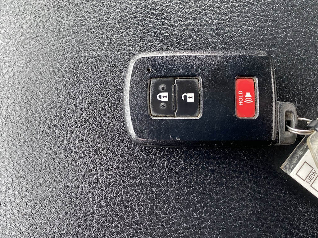 Thumbnail: 2016 Toyota Tacoma - 15