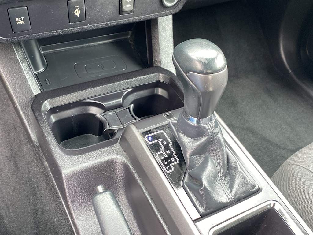 Thumbnail: 2016 Toyota Tacoma - 13