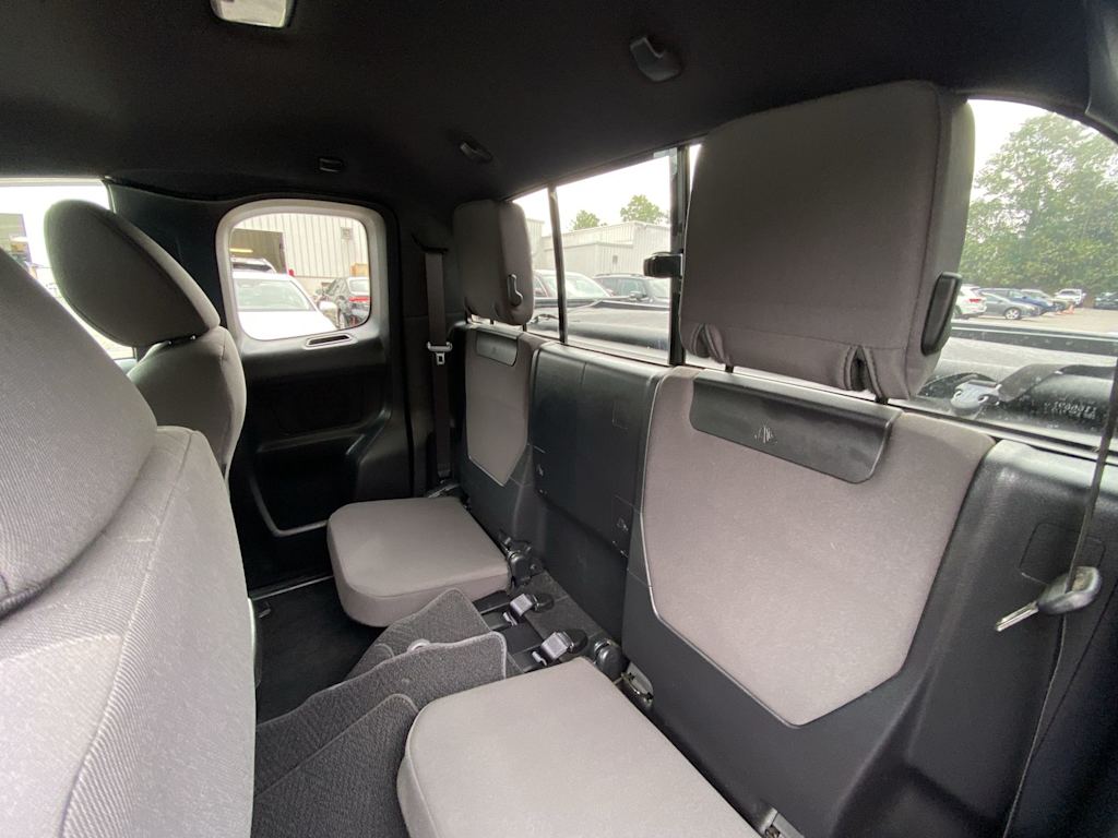 Thumbnail: 2016 Toyota Tacoma - 11