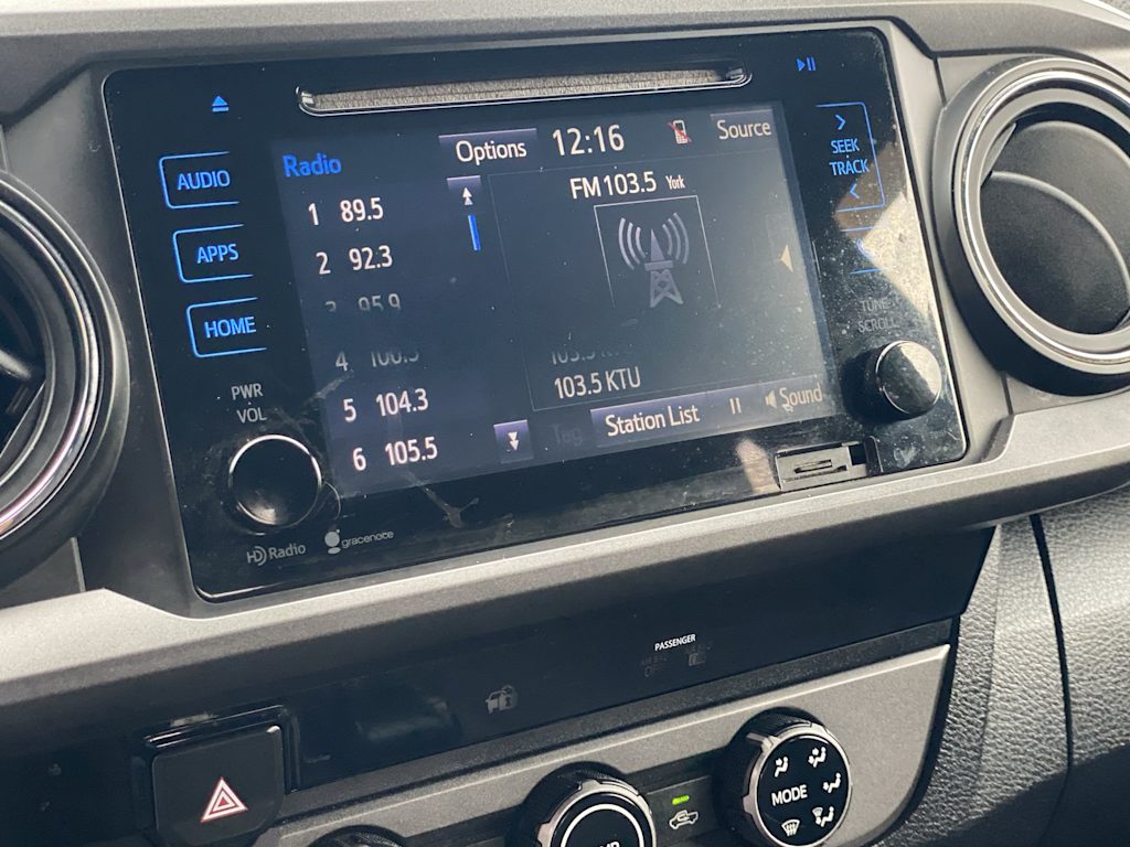 Thumbnail: 2016 Toyota Tacoma - 28