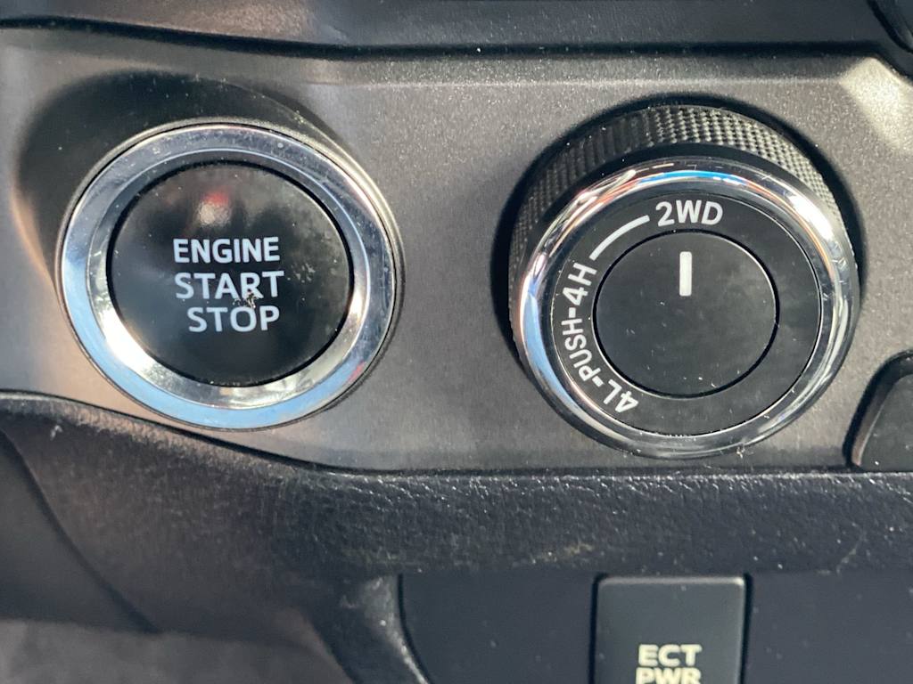 Thumbnail: 2016 Toyota Tacoma - 31