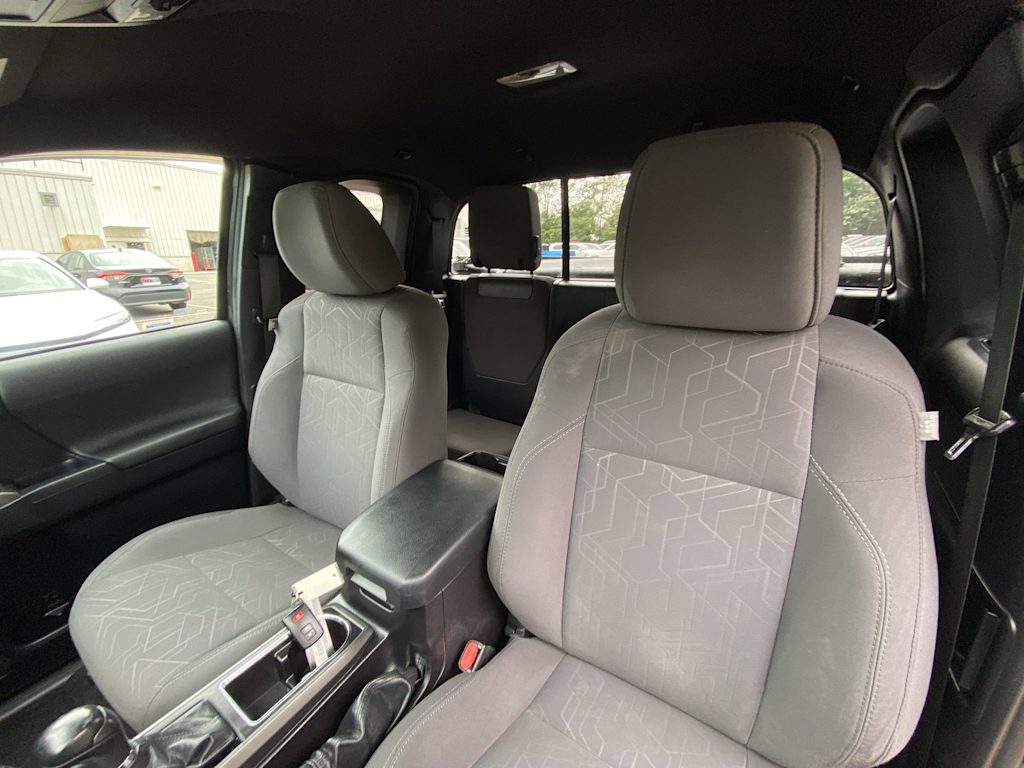 Thumbnail: 2016 Toyota Tacoma - 10