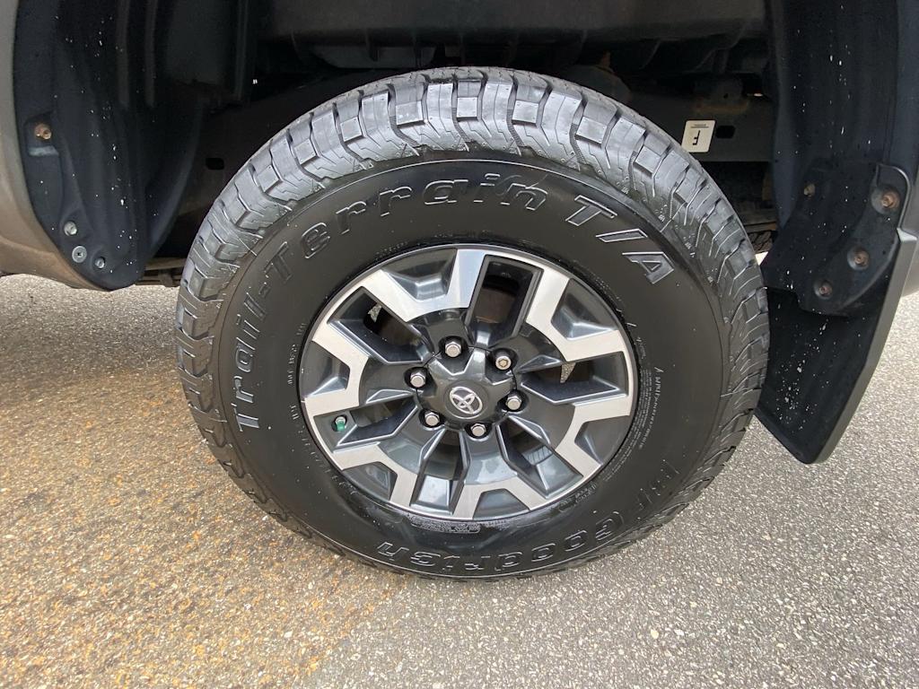 Thumbnail: 2016 Toyota Tacoma - 20