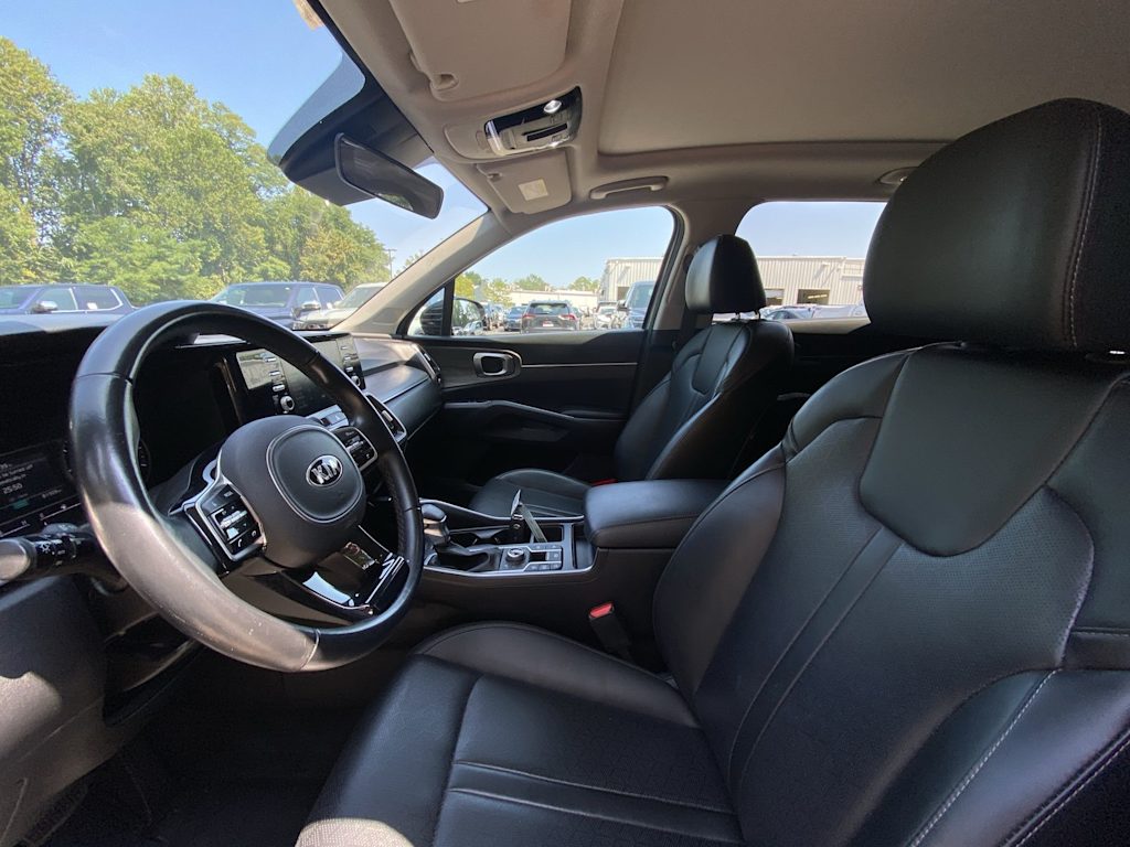 Thumbnail: 2021 Kia Sorento - 8