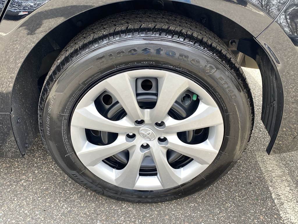 Thumbnail: 2025 Toyota Corolla - 25