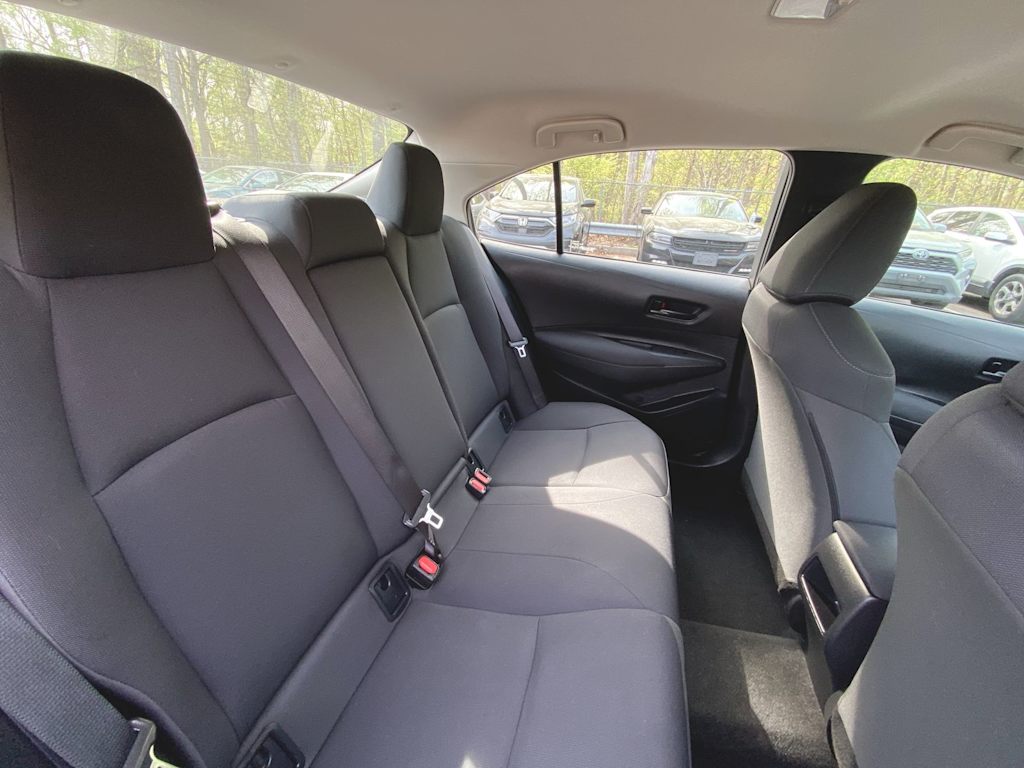 2022 Toyota Corolla LE 27