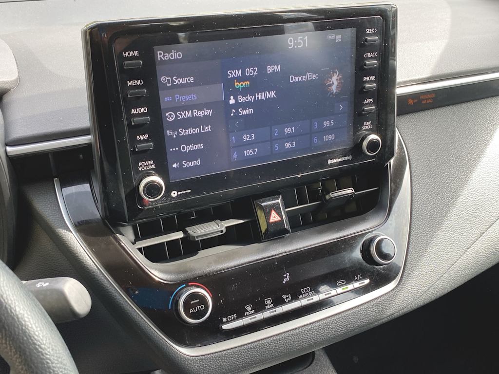 2022 Toyota Corolla LE 28