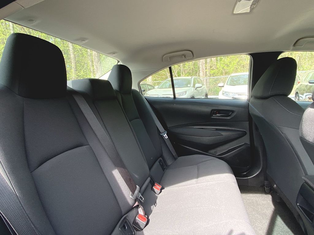 2022 Toyota Corolla LE 26