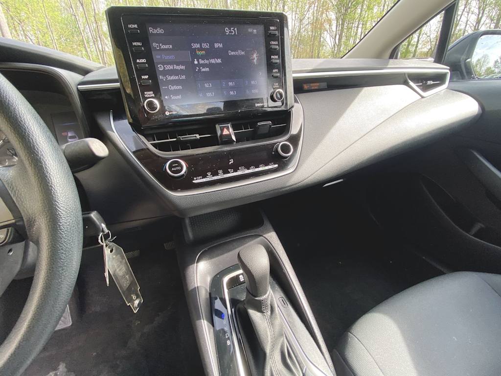 2022 Toyota Corolla LE 10