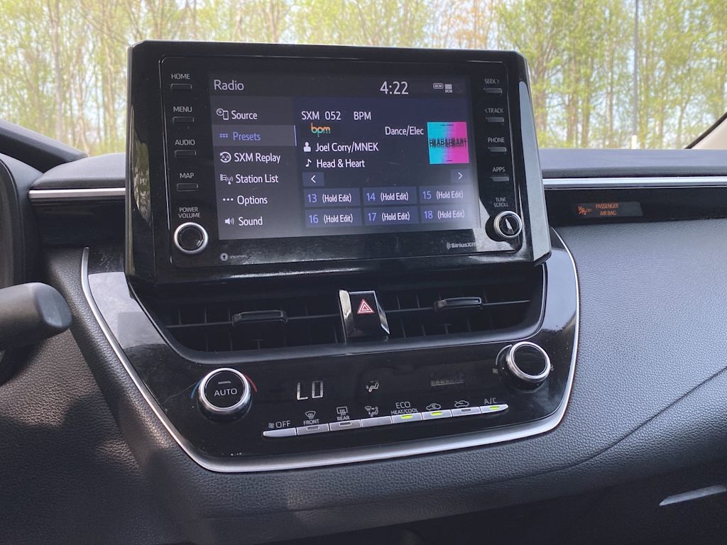 2022 Toyota Corolla LE 11