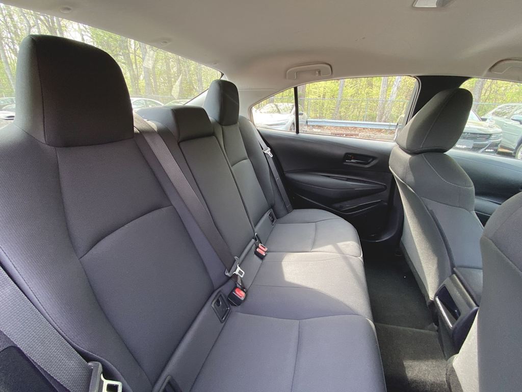 2022 Toyota Corolla LE 27