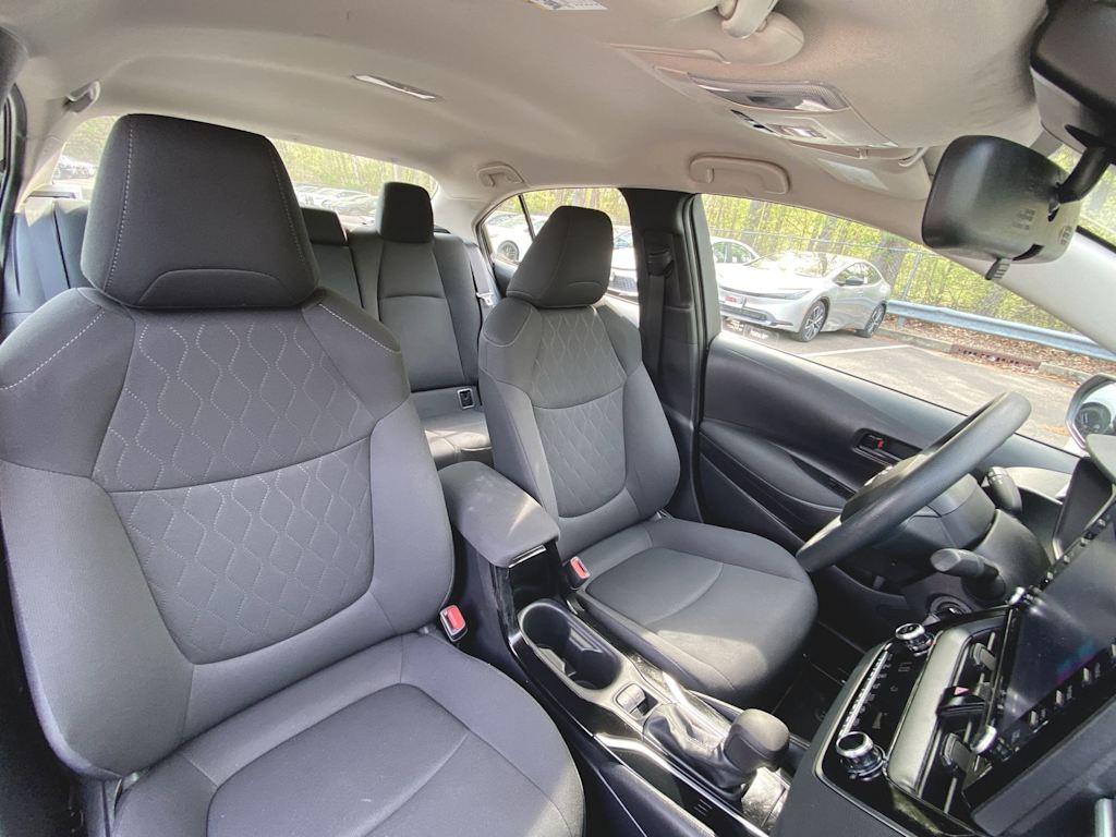 2022 Toyota Corolla LE 26