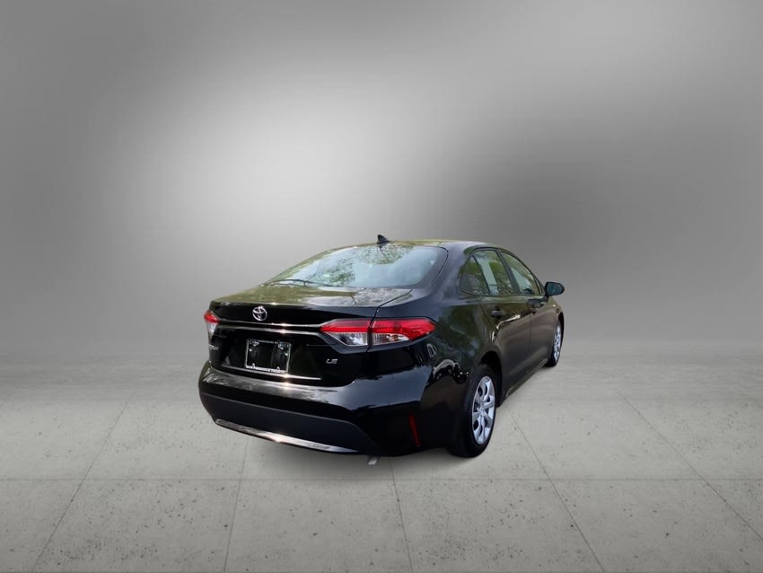 2022 Toyota Corolla LE 15