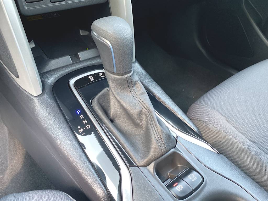 2024 Toyota Corolla Cross LE 13
