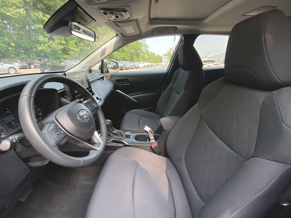 2024 Toyota Corolla Cross LE 8
