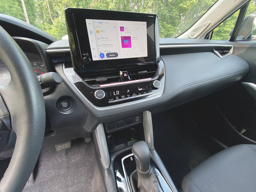 2024 Toyota Corolla Cross LE 7