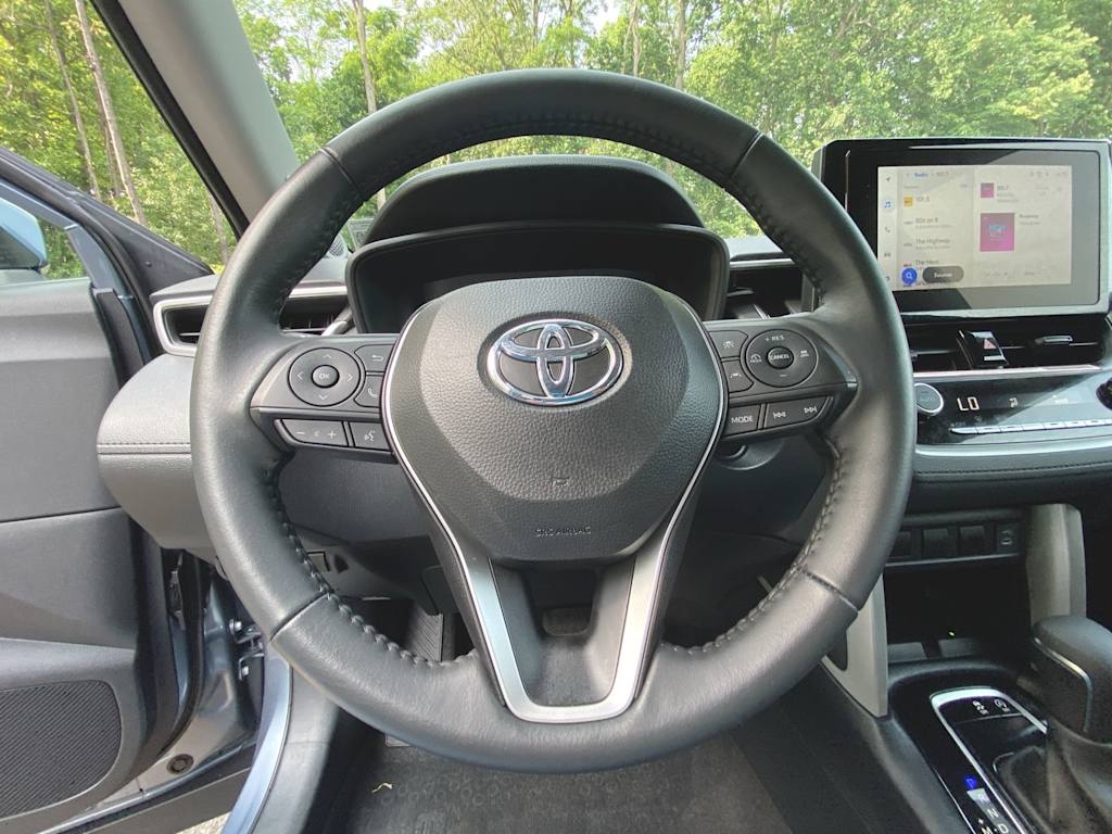 2024 Toyota Corolla Cross LE 11