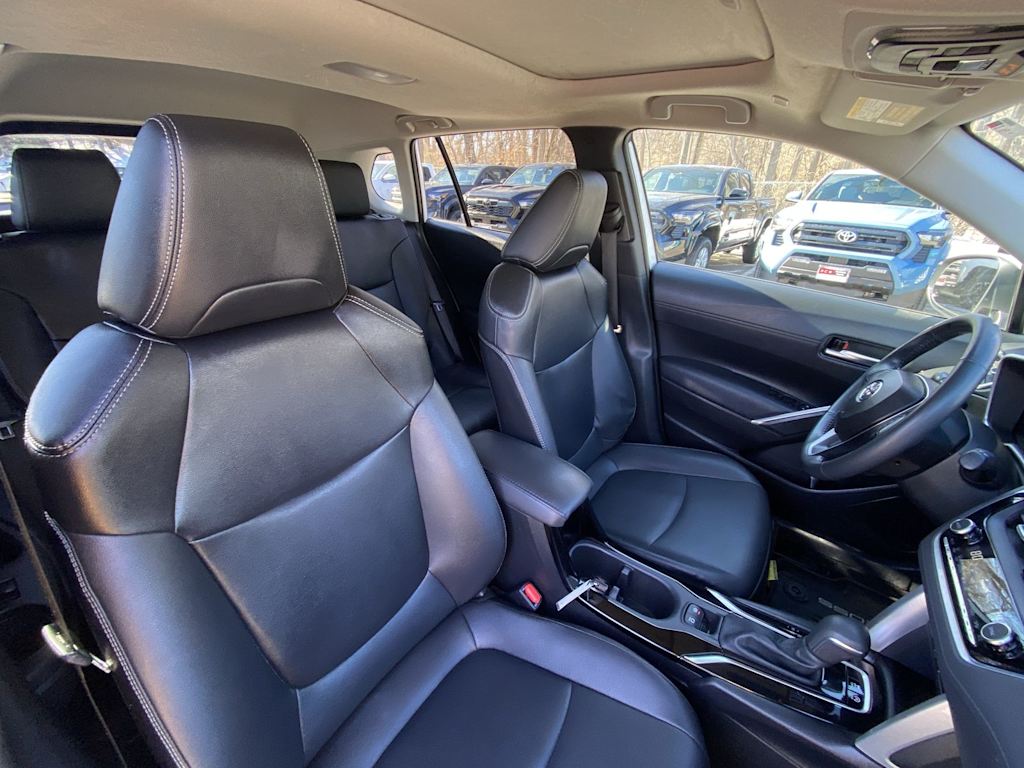 Thumbnail: 2023 Toyota Corolla Cross - 28