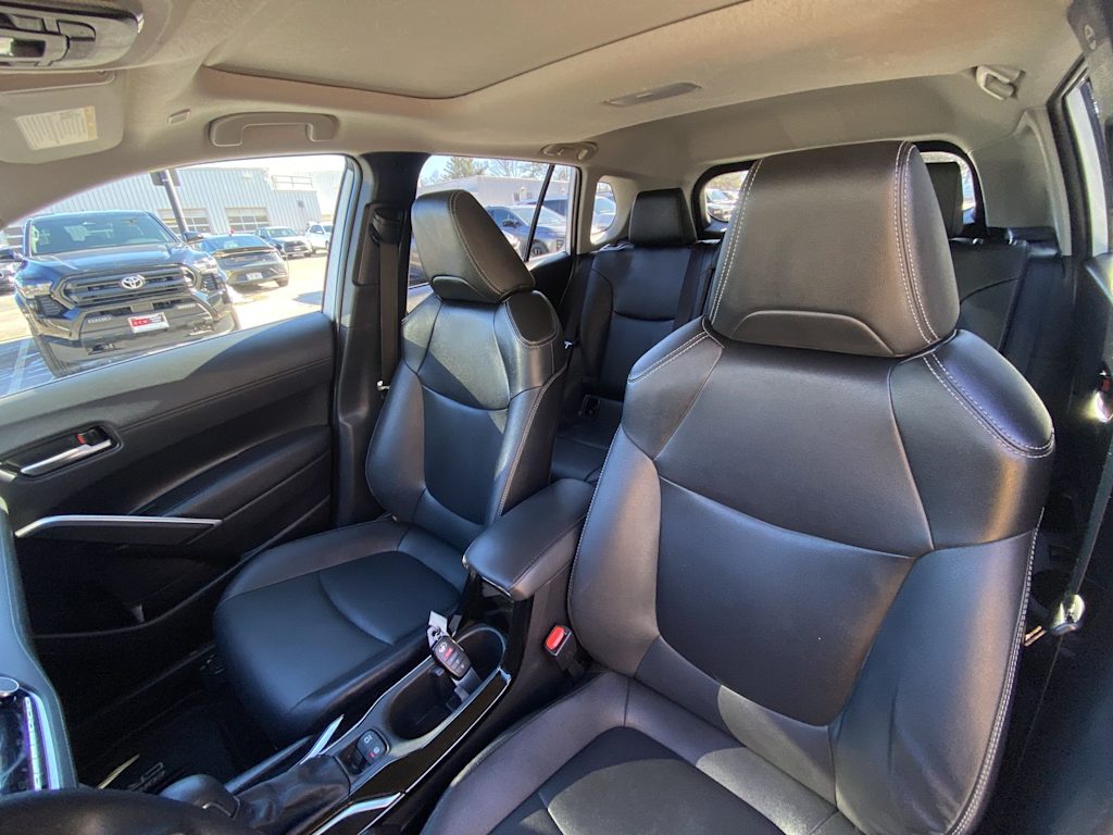 Thumbnail: 2023 Toyota Corolla Cross - 9