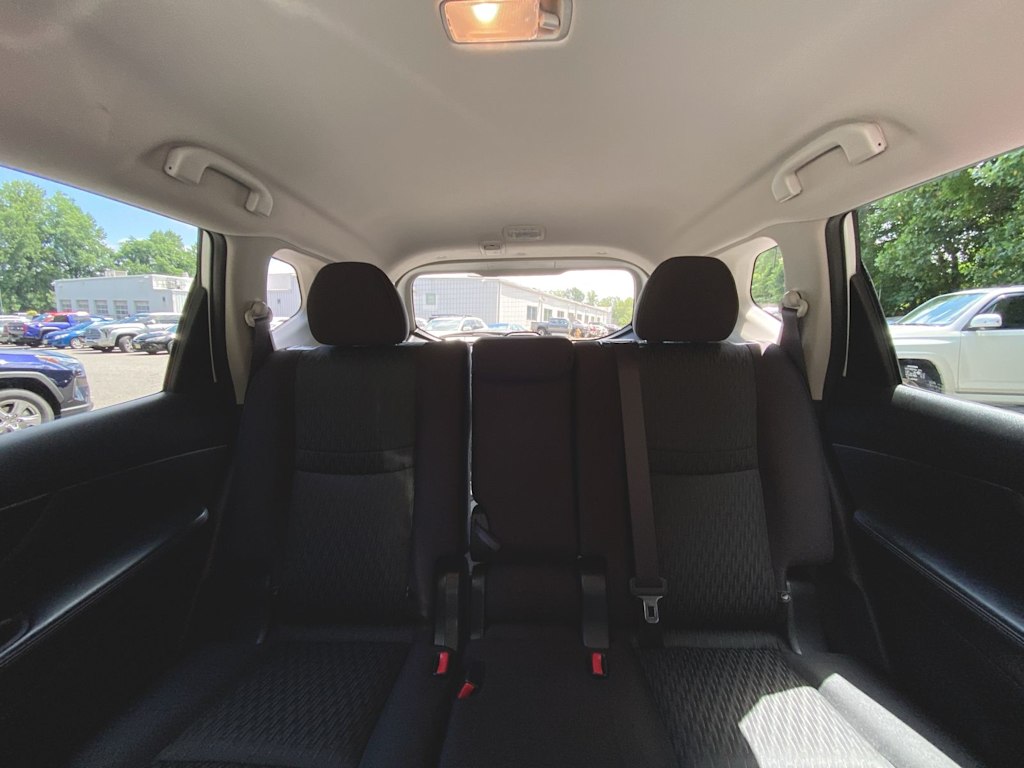 Thumbnail: 2018 Nissan Rogue - 30