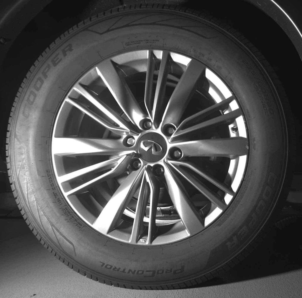 Thumbnail: 2019 INFINITI QX80 - 3