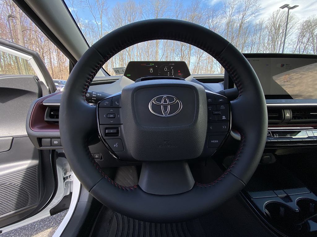 Thumbnail: 2026 Toyota Prius v - 7