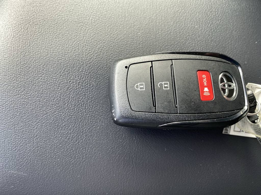 Thumbnail: 2026 Toyota Prius v - 33