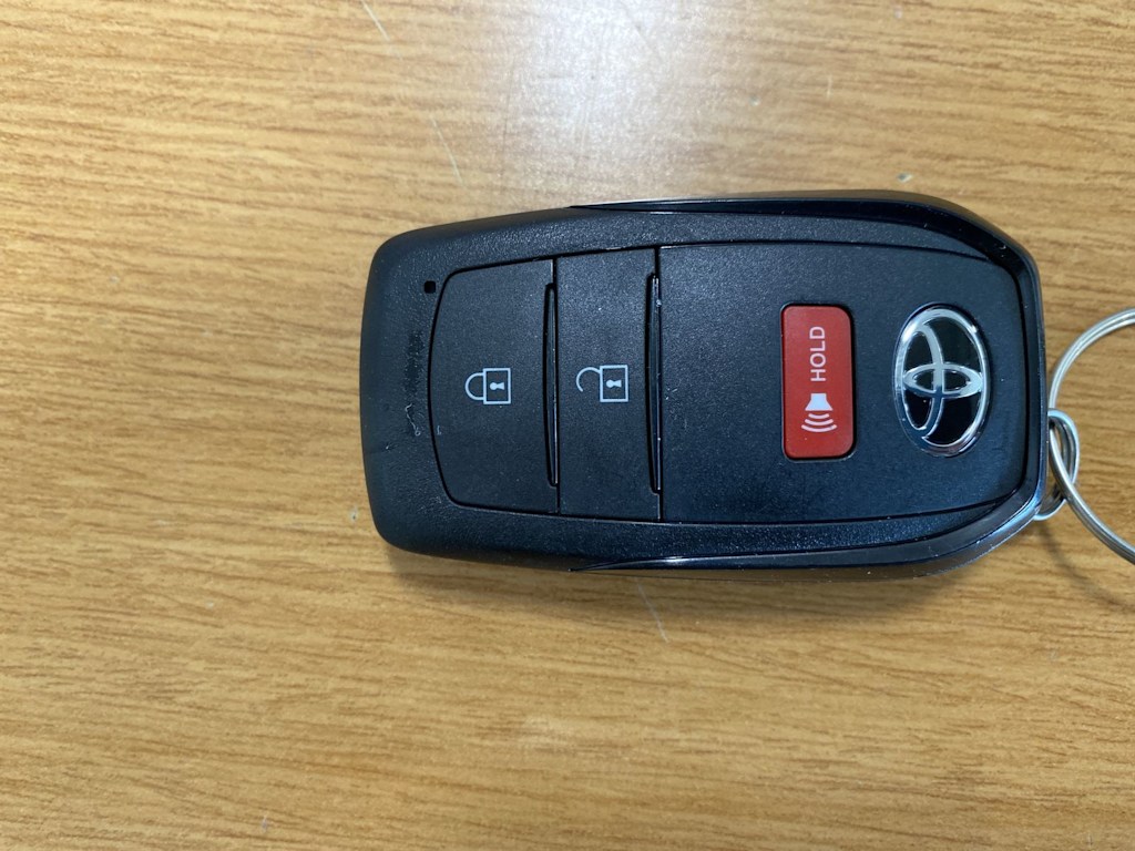 Thumbnail: 2026 Toyota Prius v - 34