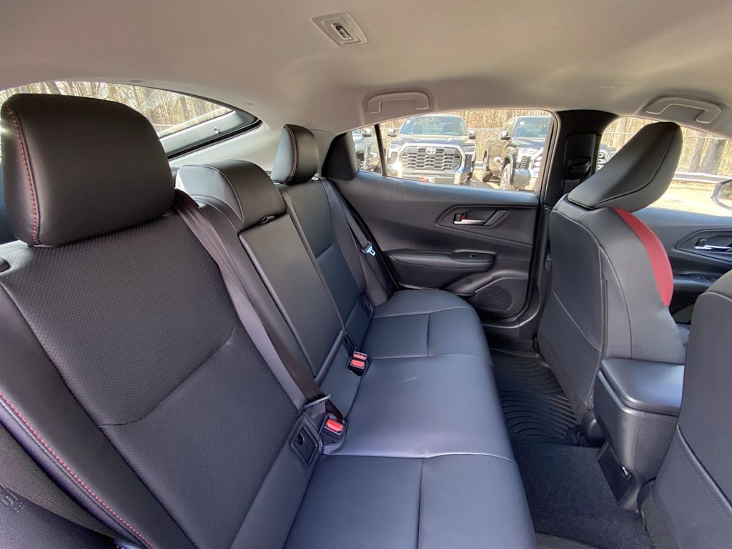 Thumbnail: 2026 Toyota Prius v - 28