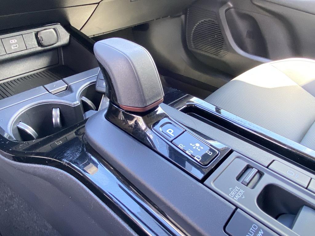 Thumbnail: 2026 Toyota Prius v - 12