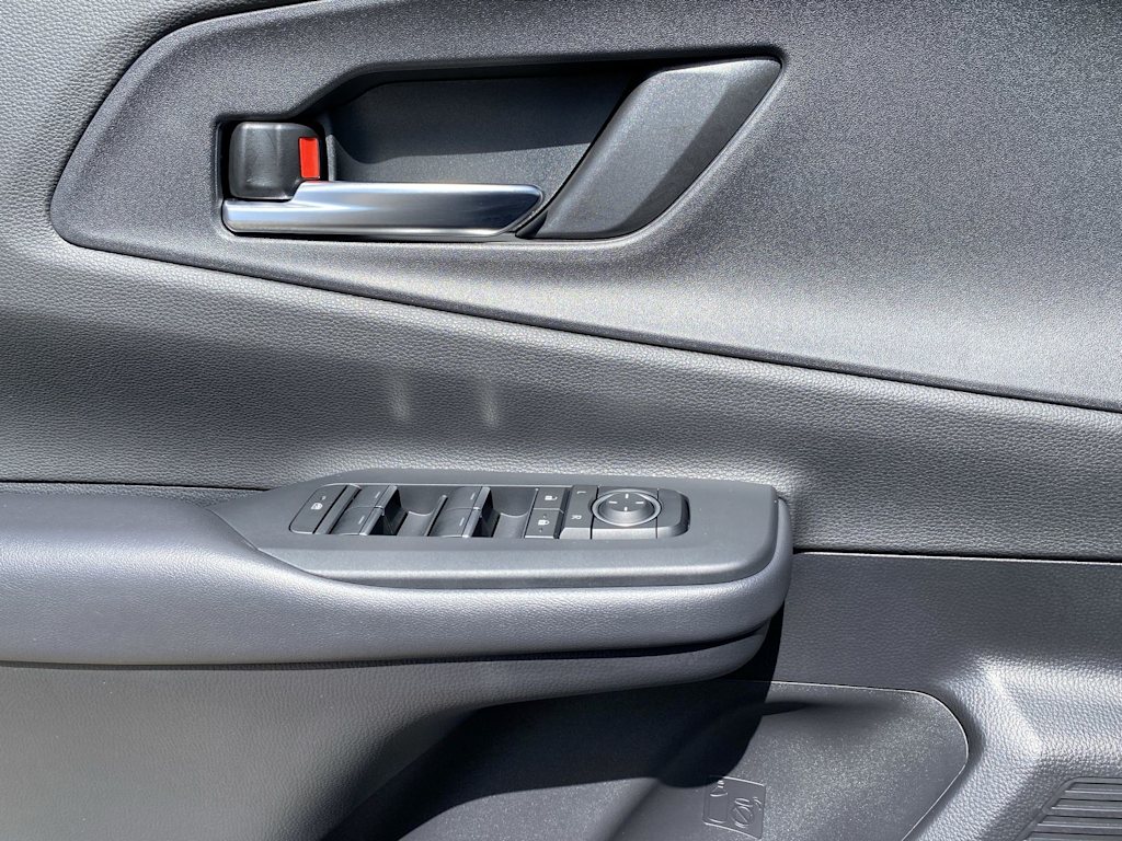 Thumbnail: 2026 Toyota Prius v - 25