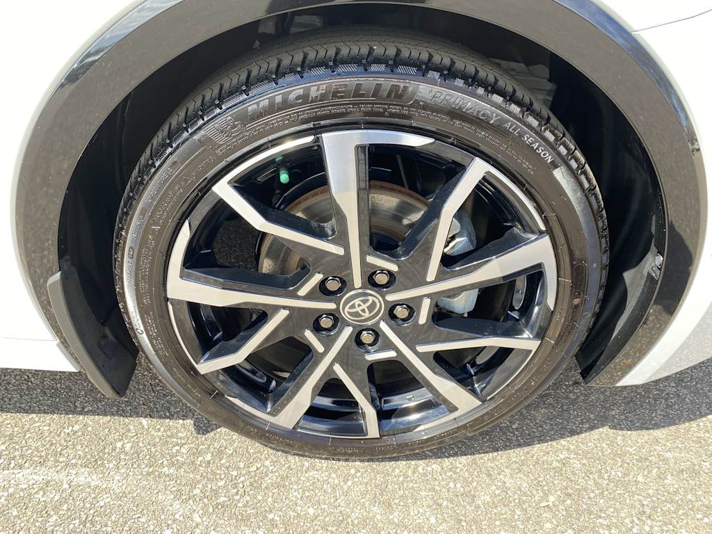 Thumbnail: 2026 Toyota Prius v - 24