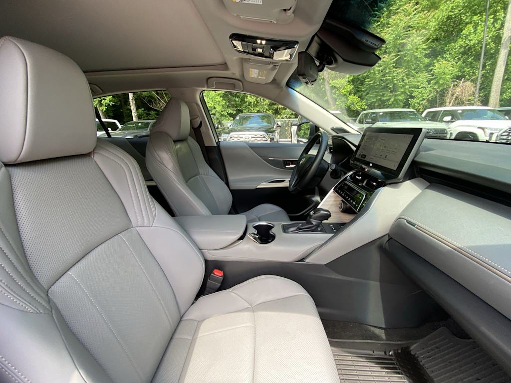Thumbnail: 2024 Toyota Venza - 27