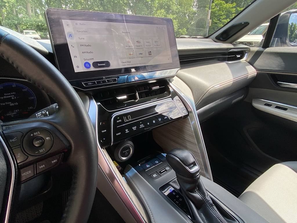 Thumbnail: 2024 Toyota Venza - 7
