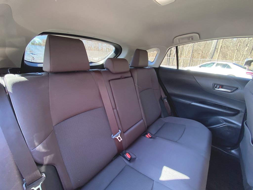 2021 Toyota Venza LE 28