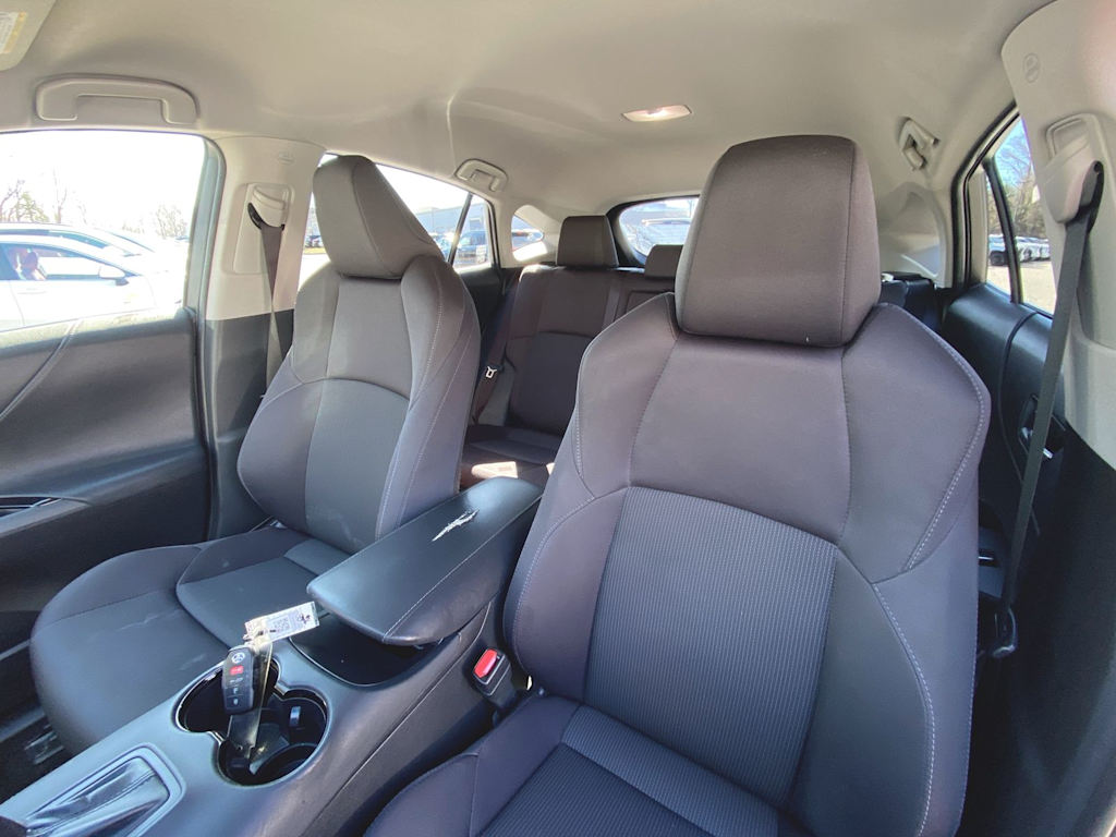 2021 Toyota Venza LE 10